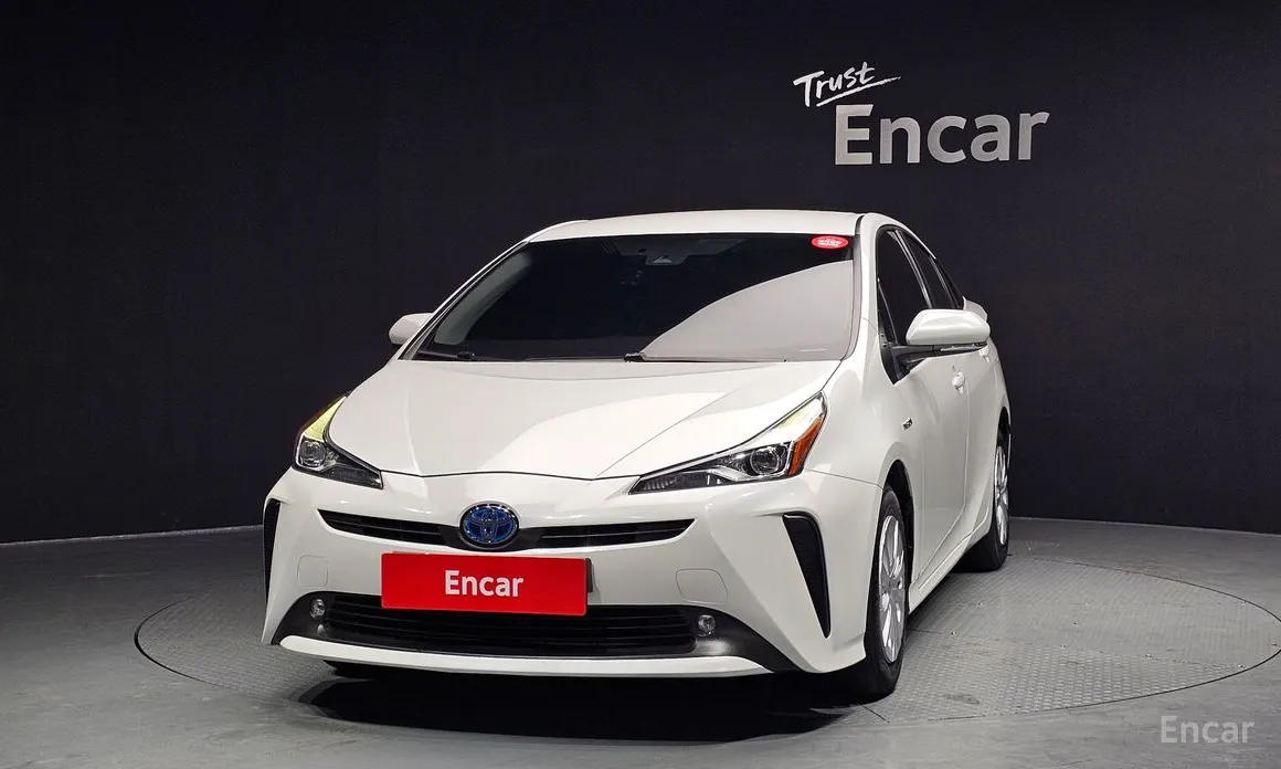 Фото 3 - Toyota Prius