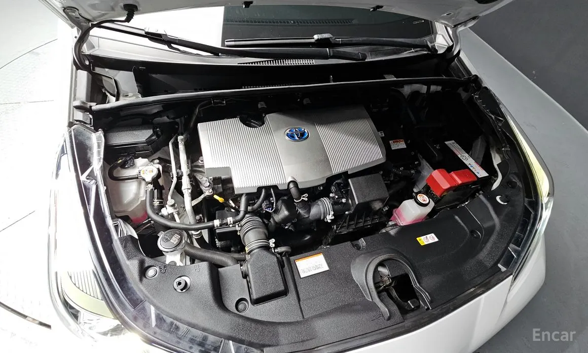 Фото 6 - Toyota Prius