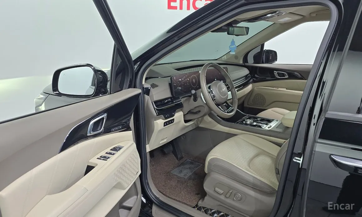 Photo 10 - Kia Carnival