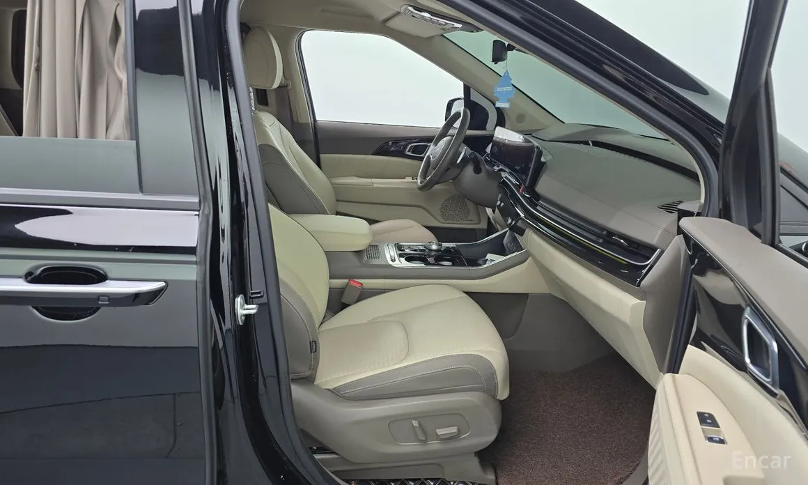 Photo 11 - Kia Carnival