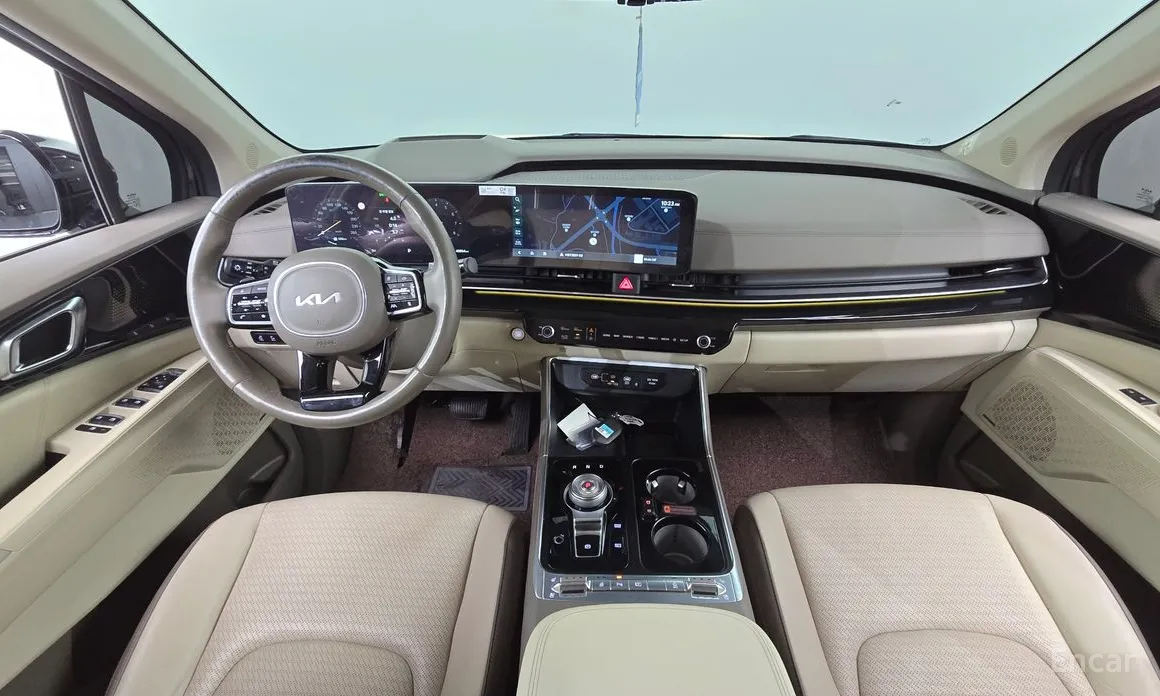 Photo 7 - Kia Carnival