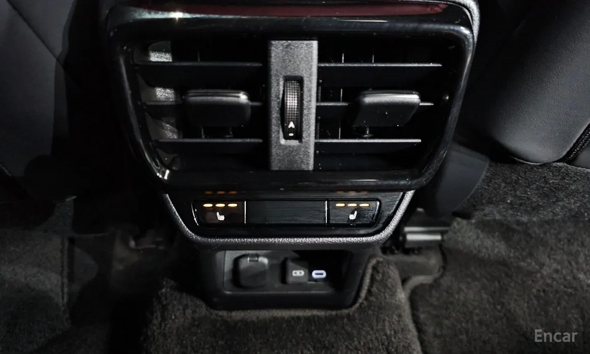 Фото 18 - Lexus NX