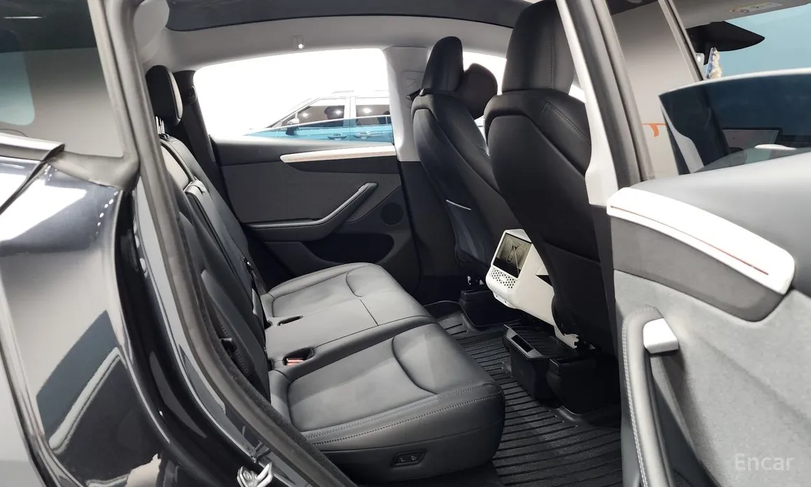 Фото 12 - Tesla Model Y