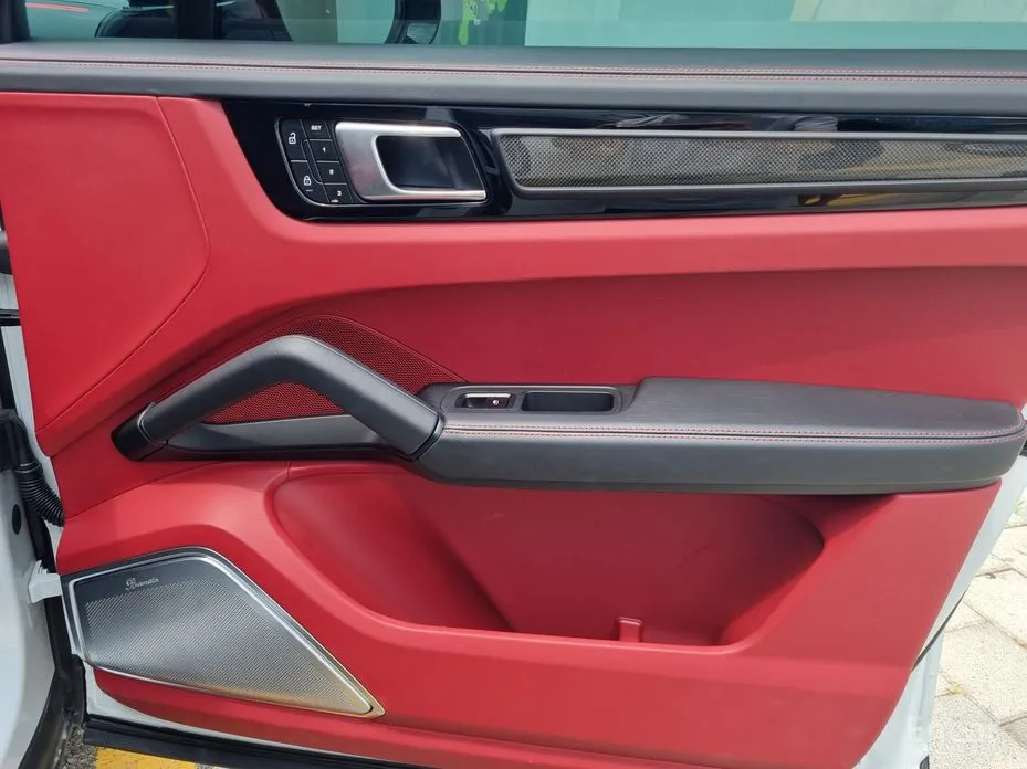 Фото 12 - Porsche Cayenne