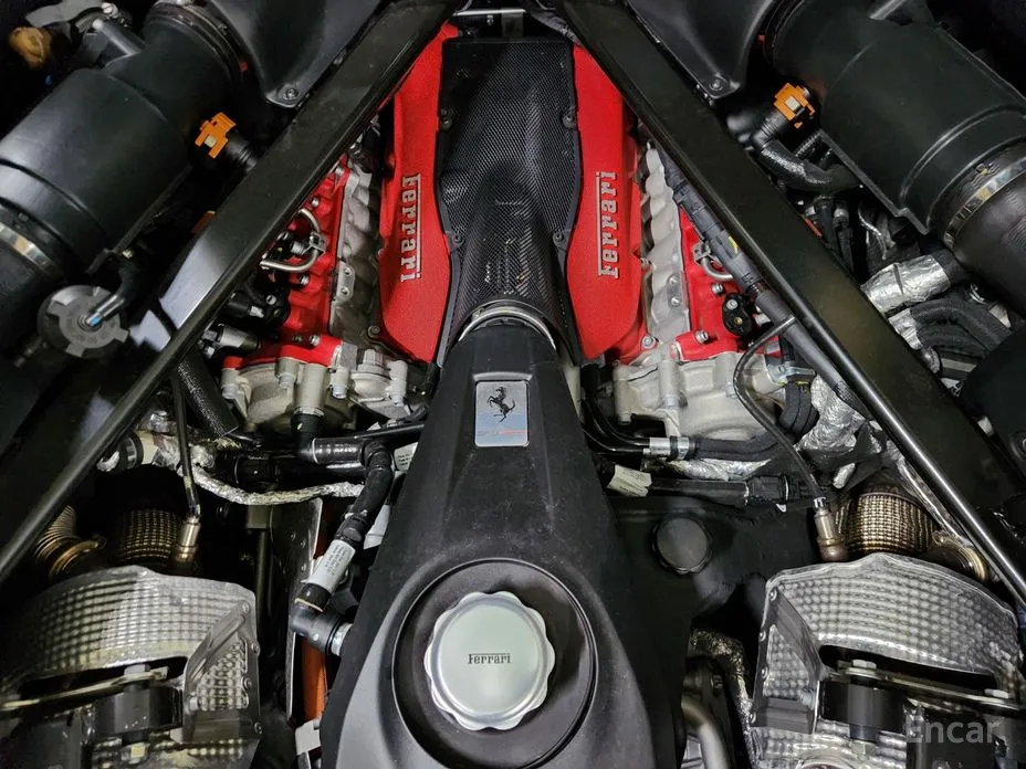 Фото 18 - Ferrari SF90