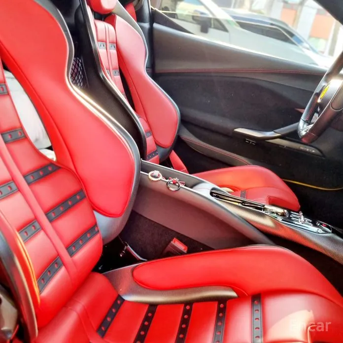 Фото 10 - Ferrari 296