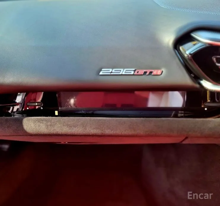 Фото 14 - Ferrari 296