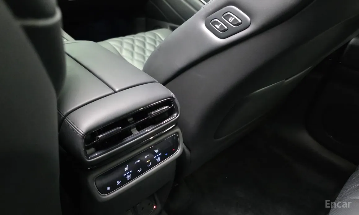 Фото 17 - Genesis GV80