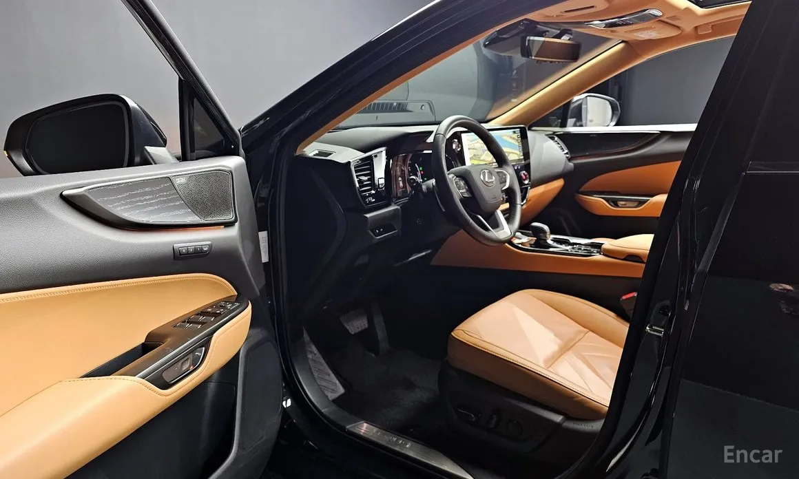 Фото 12 - Lexus NX