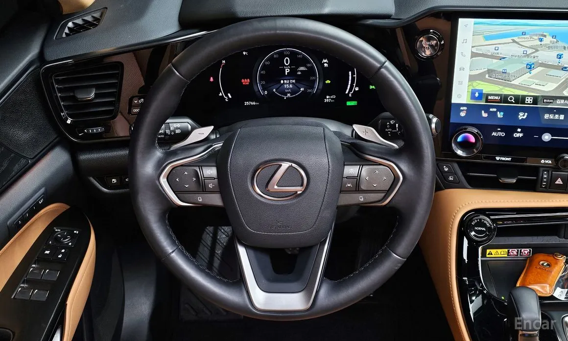 Фото 14 - Lexus NX