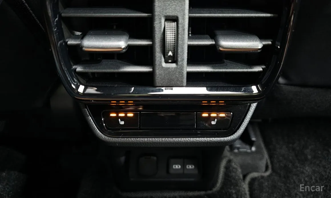 Фото 19 - Lexus NX