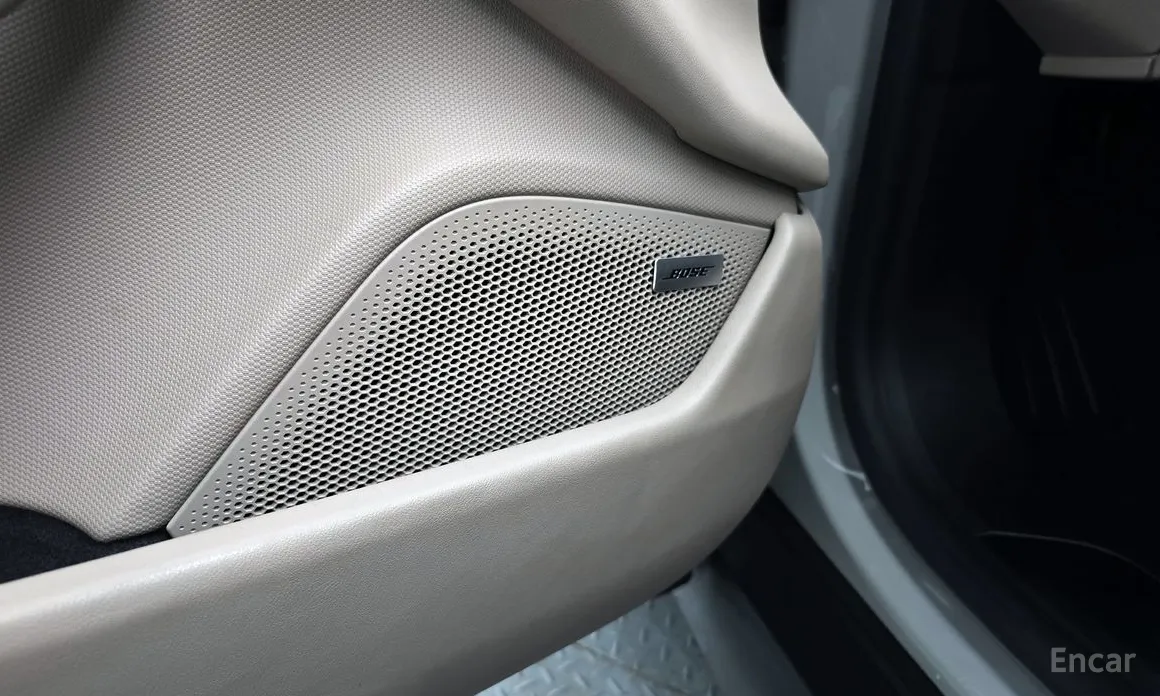 Фото 18 - Porsche Taycan