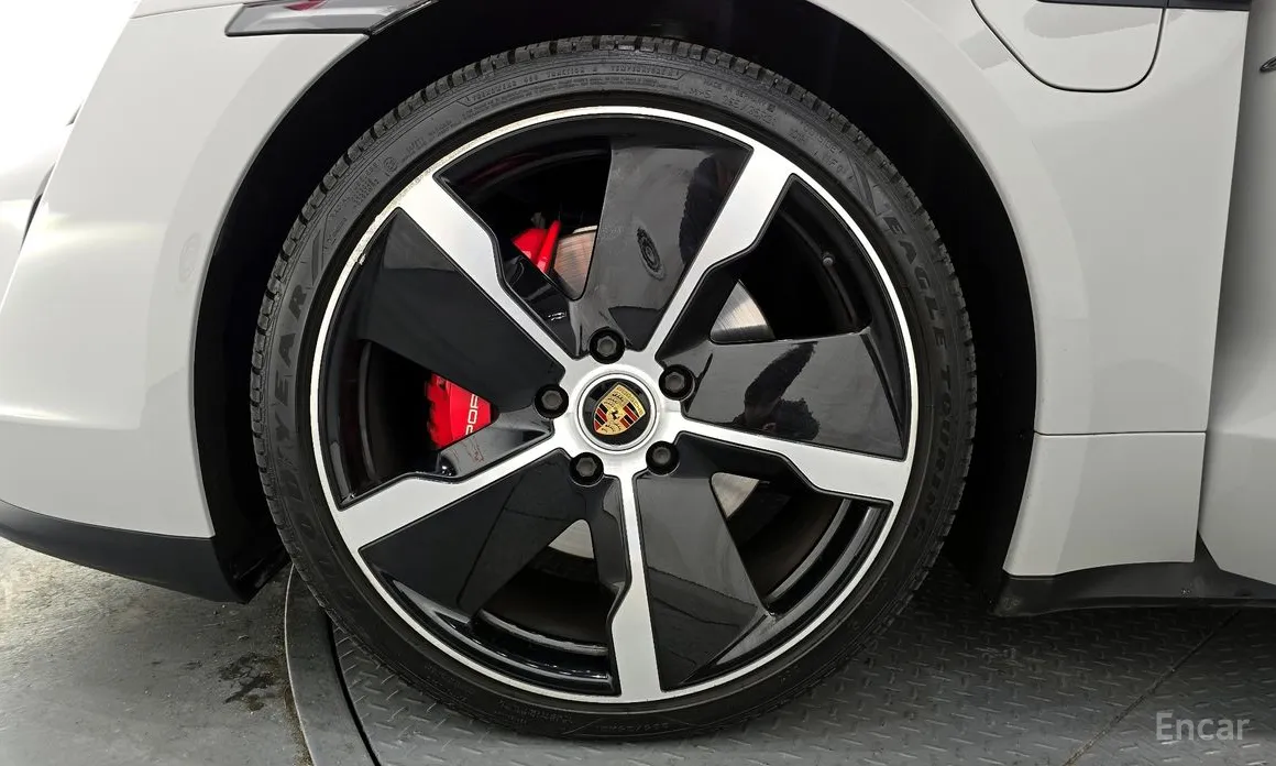 Фото 5 - Porsche Taycan