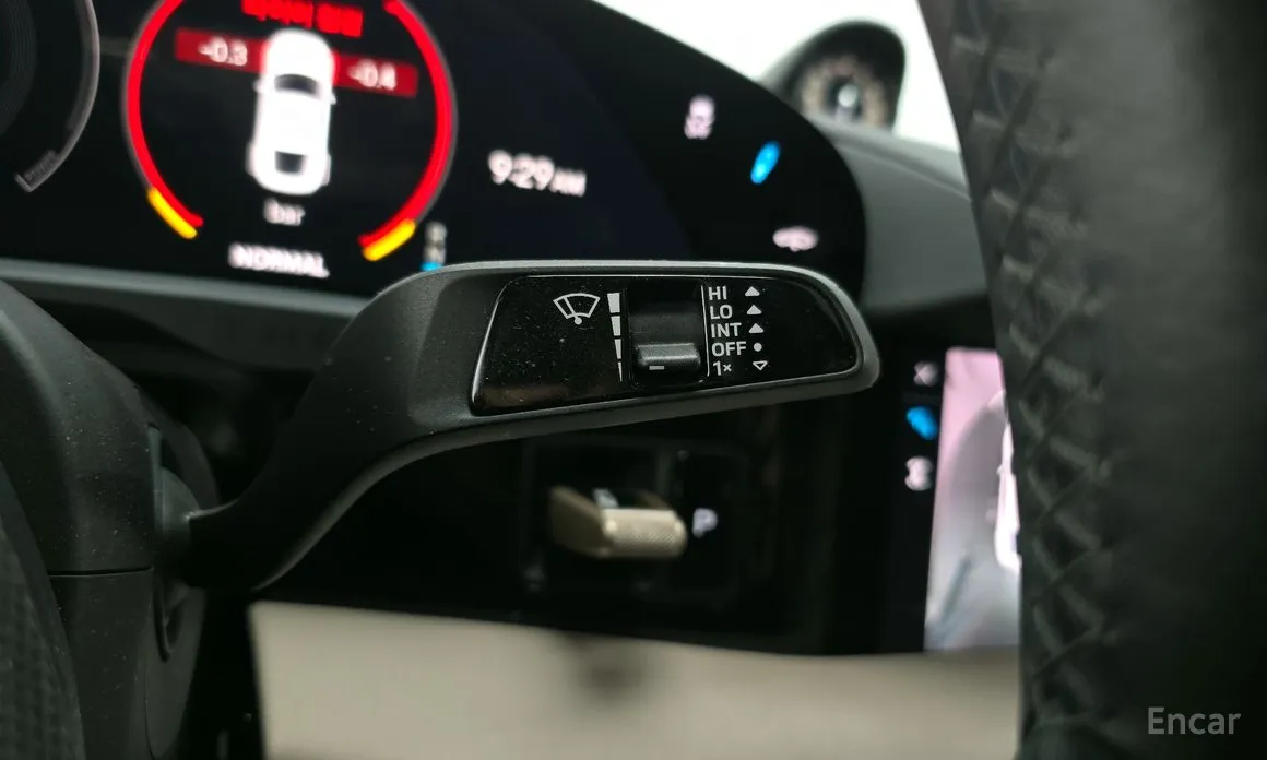 Фото 9 - Porsche Taycan