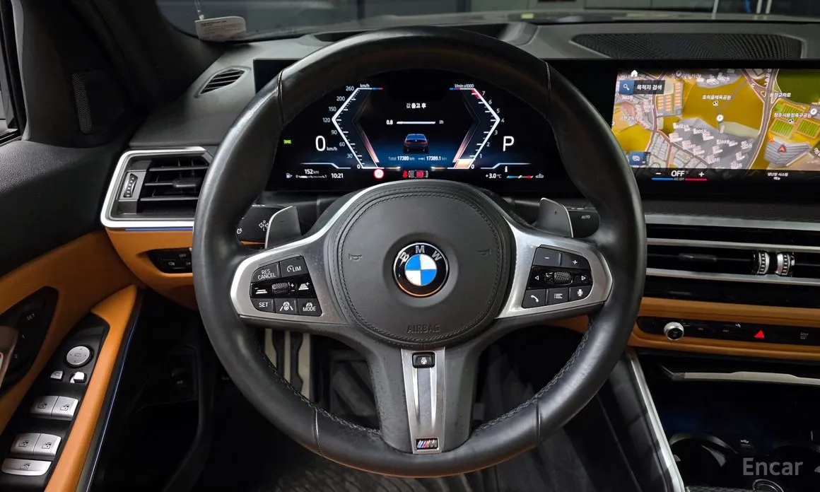 Photo 16 - BMW 3 Series