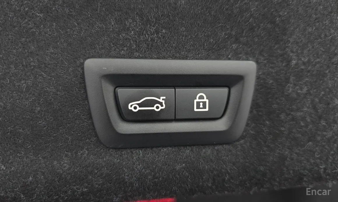 Photo 18 - BMW 3 Series