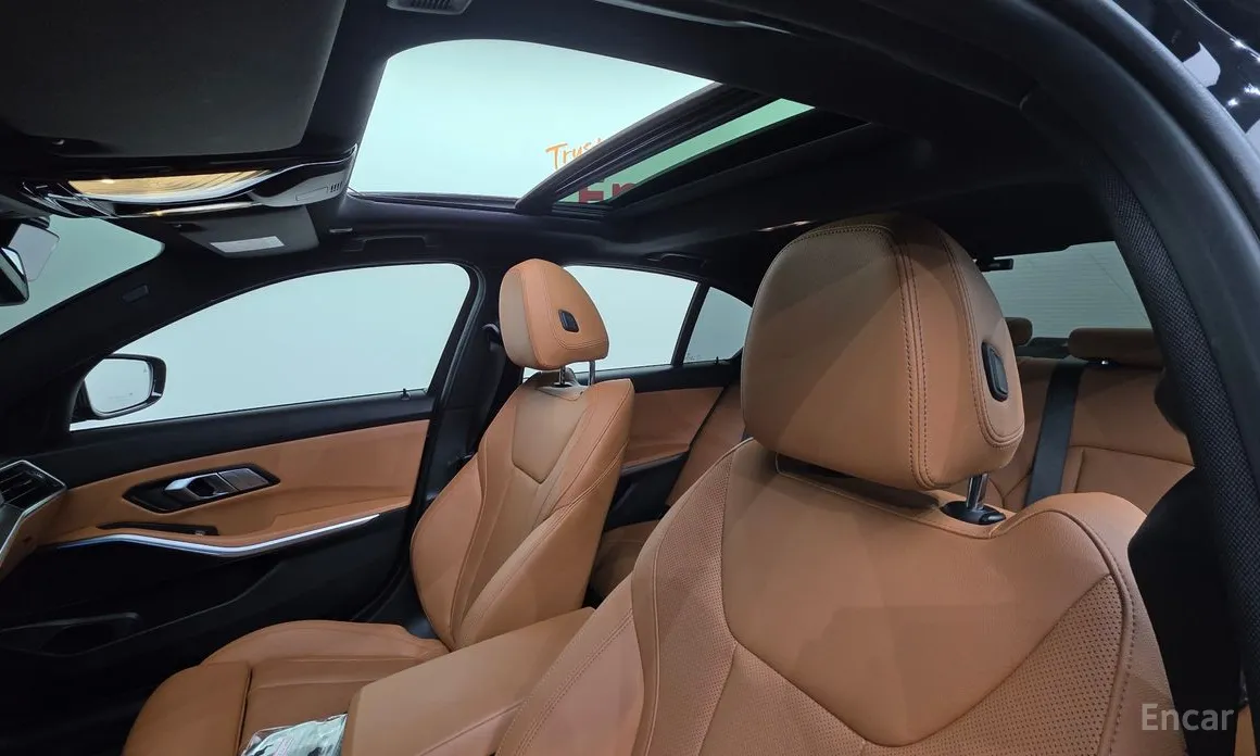 Photo 19 - BMW 3 Series