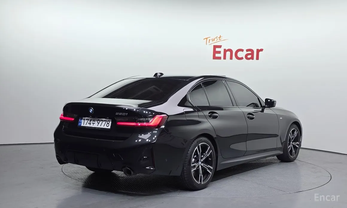 Photo 2 - BMW 3 Series