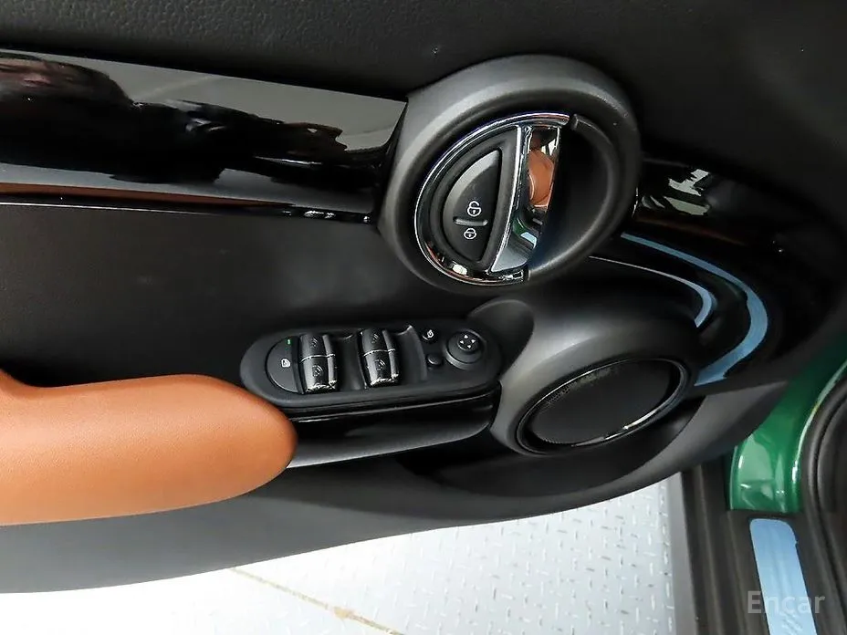 Фото 11 - Mini Cooper