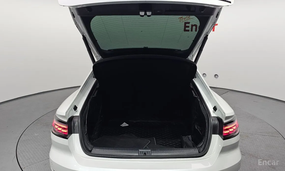 Photo 20 - Volkswagen Arteon