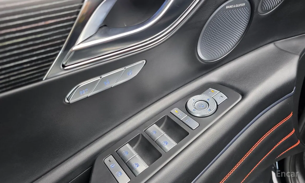 Фото 13 - Genesis GV80