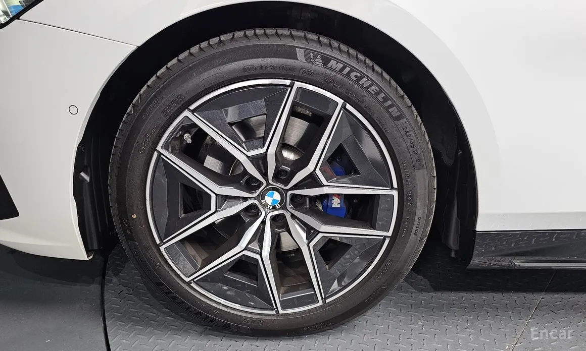 Фото 5 - BMW 5 Series