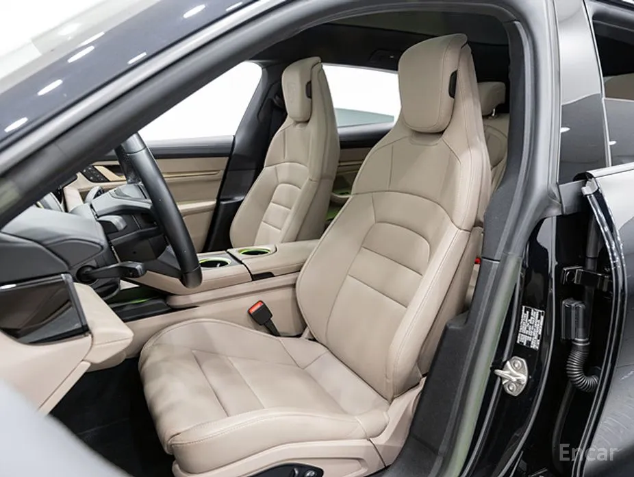 Фото 10 - Porsche Taycan