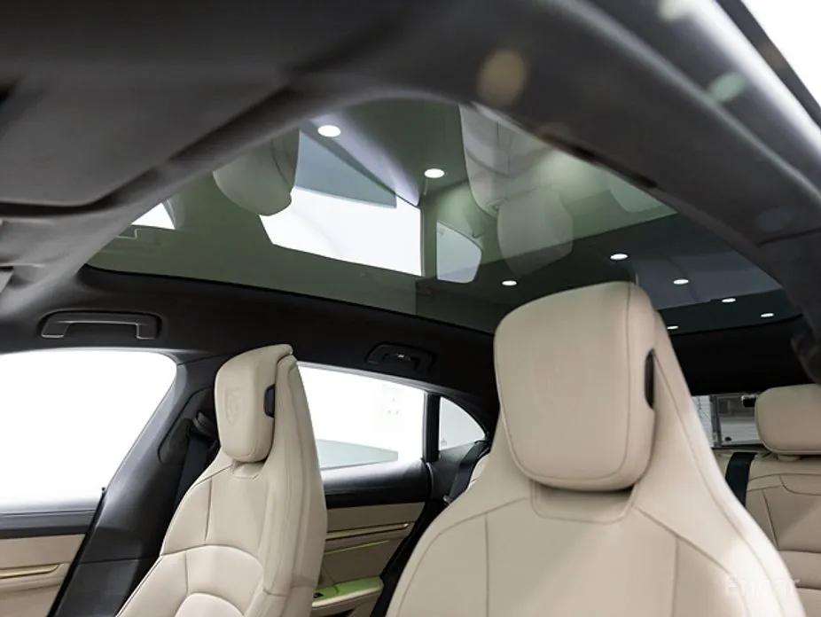 Фото 13 - Porsche Taycan