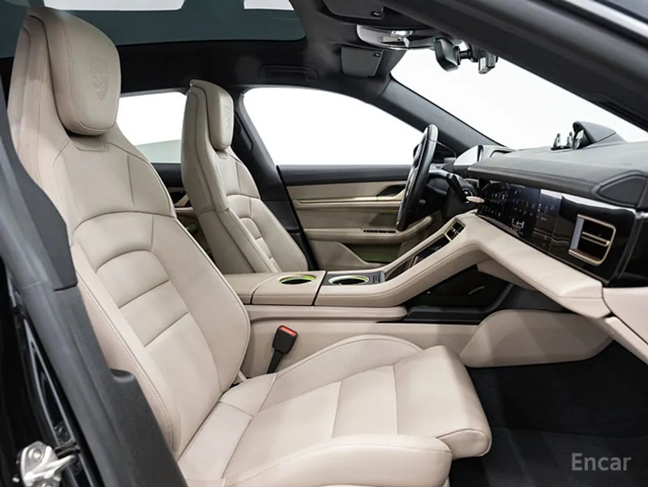 Фото 15 - Porsche Taycan