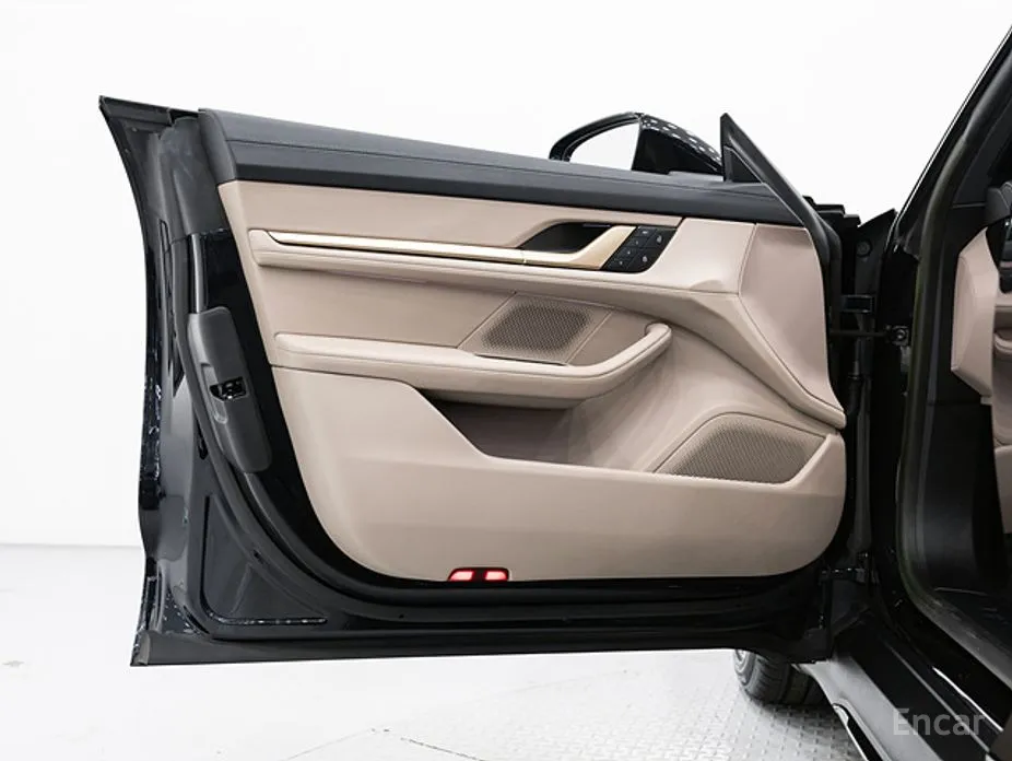 Фото 16 - Porsche Taycan