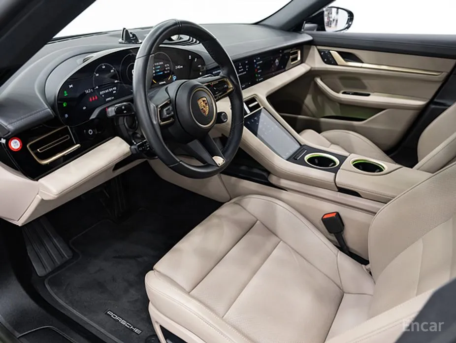 Фото 20 - Porsche Taycan