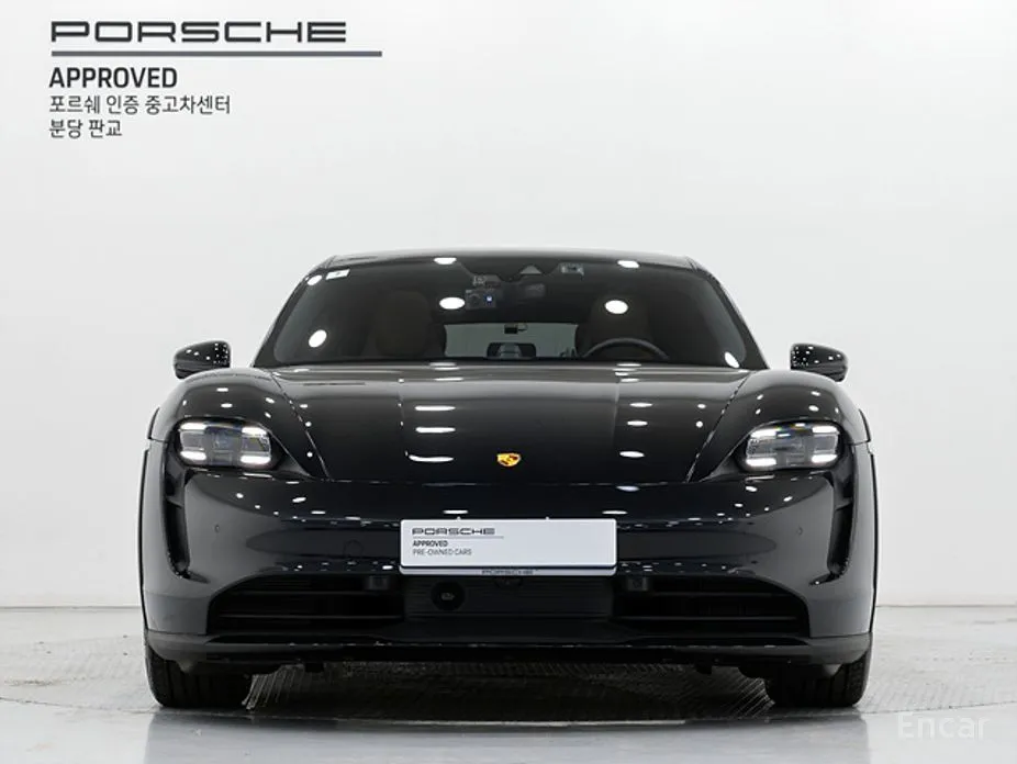 Фото 3 - Porsche Taycan