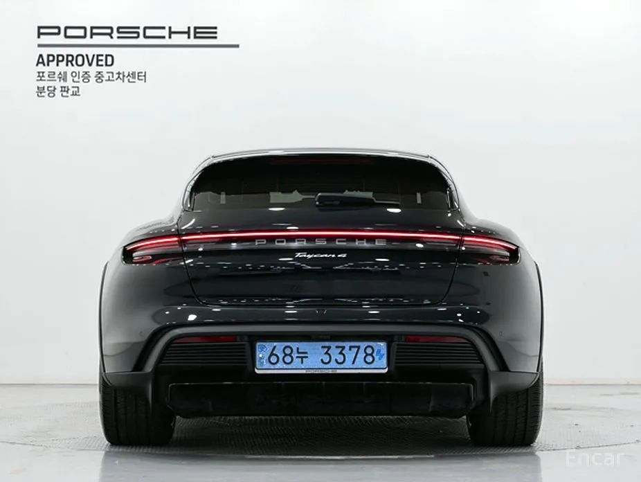 Фото 4 - Porsche Taycan