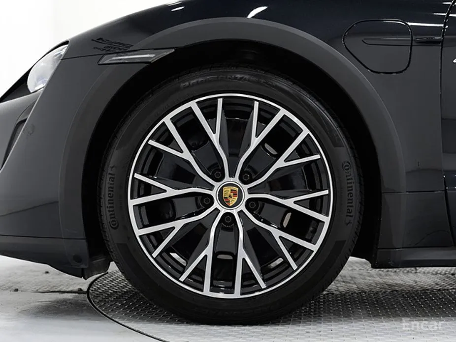 Фото 5 - Porsche Taycan