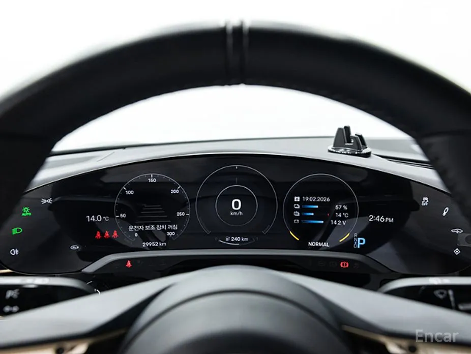 Фото 8 - Porsche Taycan