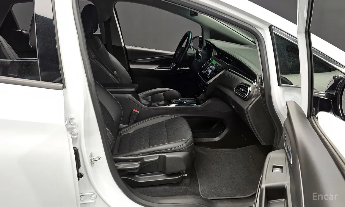 Photo 11 - Chevrolet Bolt EV