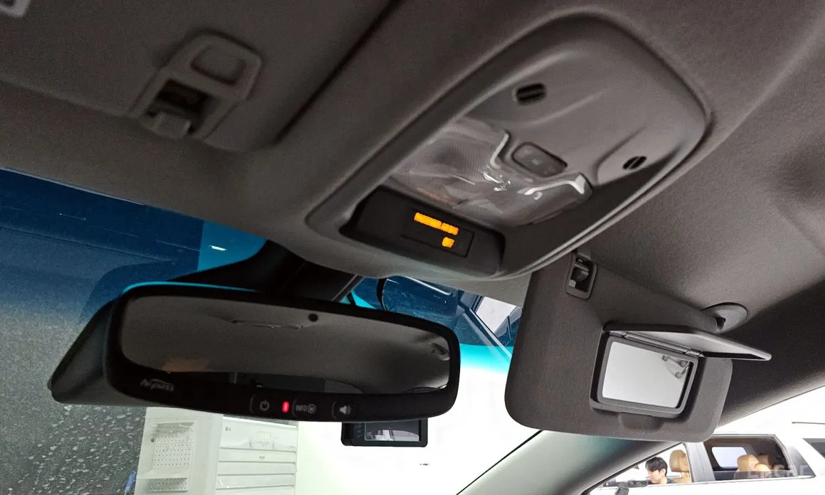 Photo 18 - Chevrolet Bolt EV