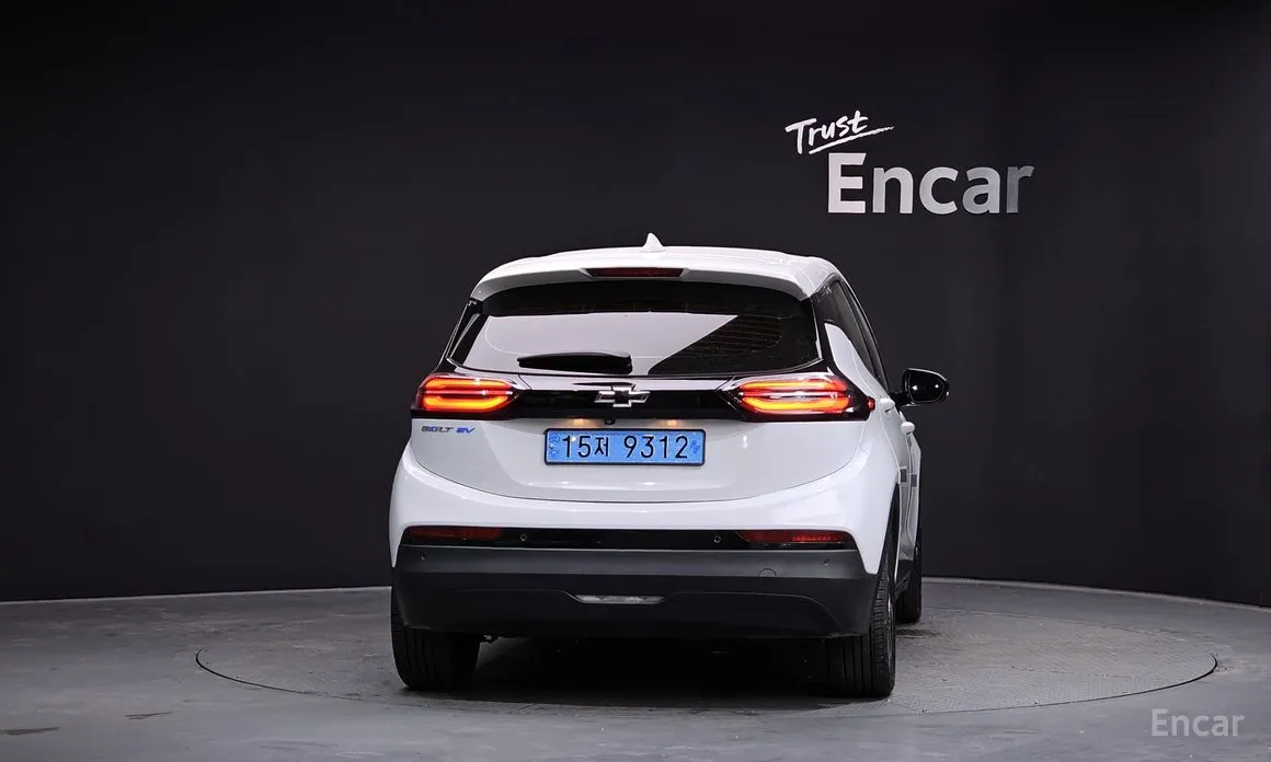 Photo 4 - Chevrolet Bolt EV