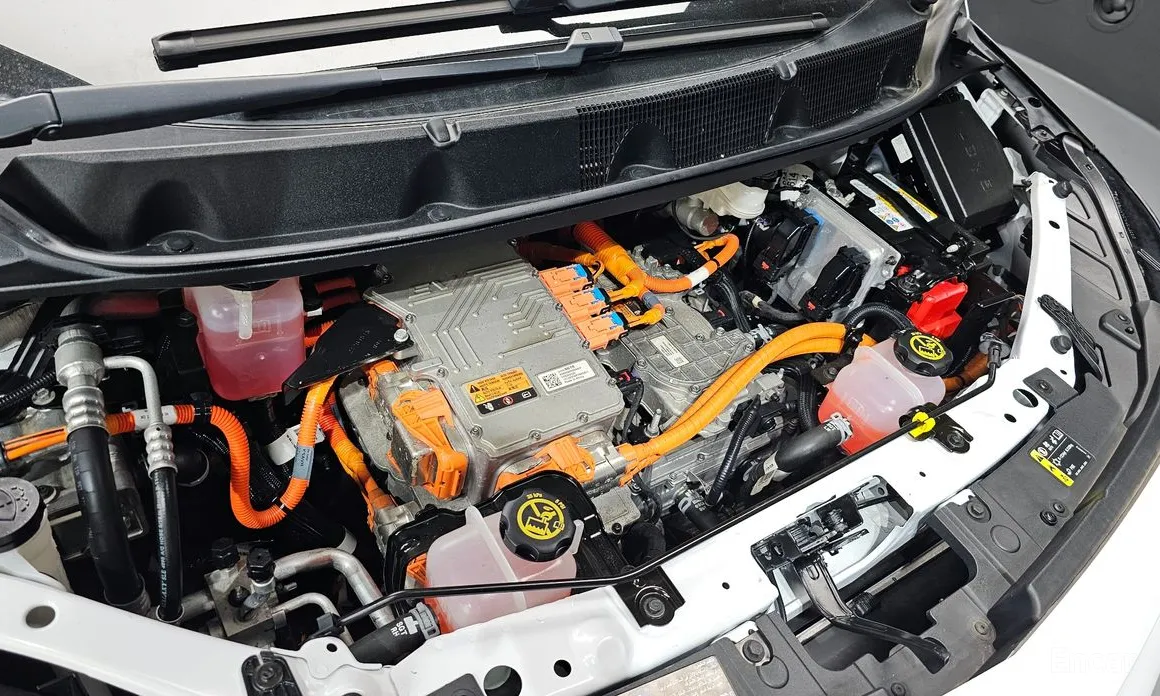 Photo 6 - Chevrolet Bolt EV