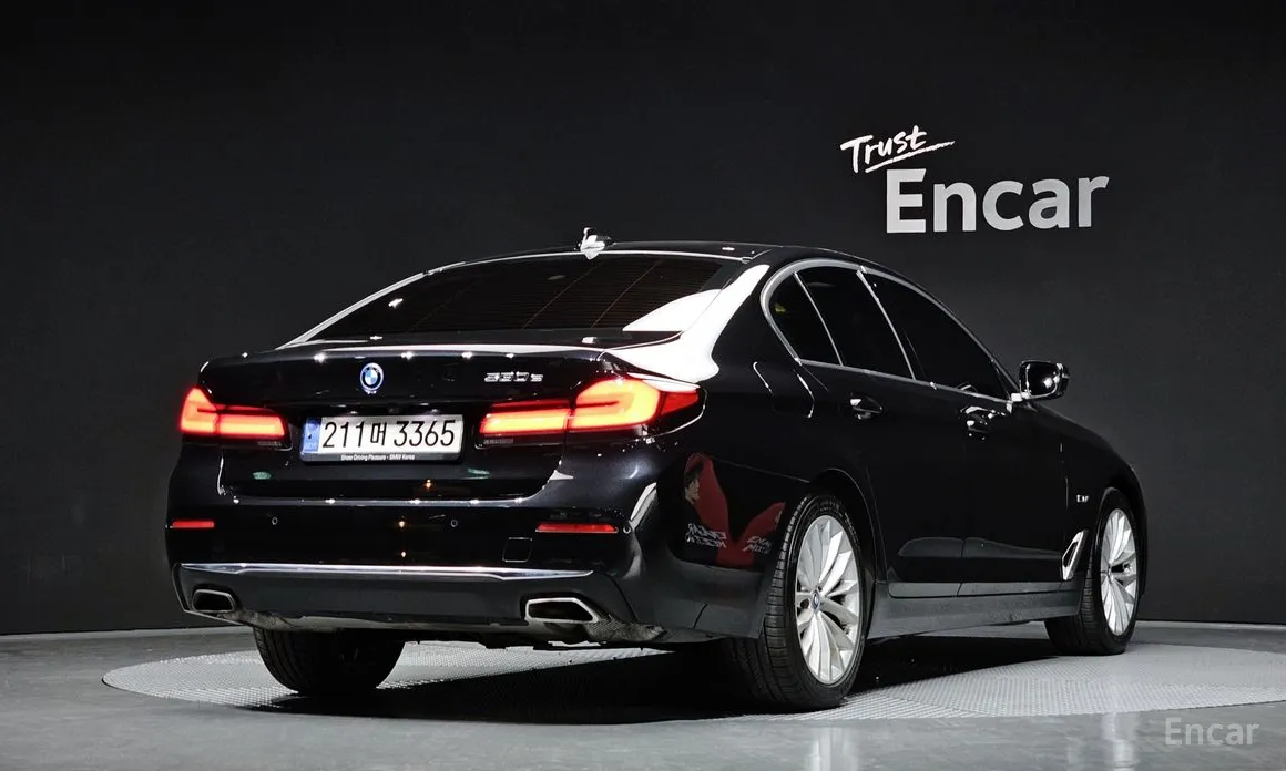 Фото 2 - BMW 5 Series