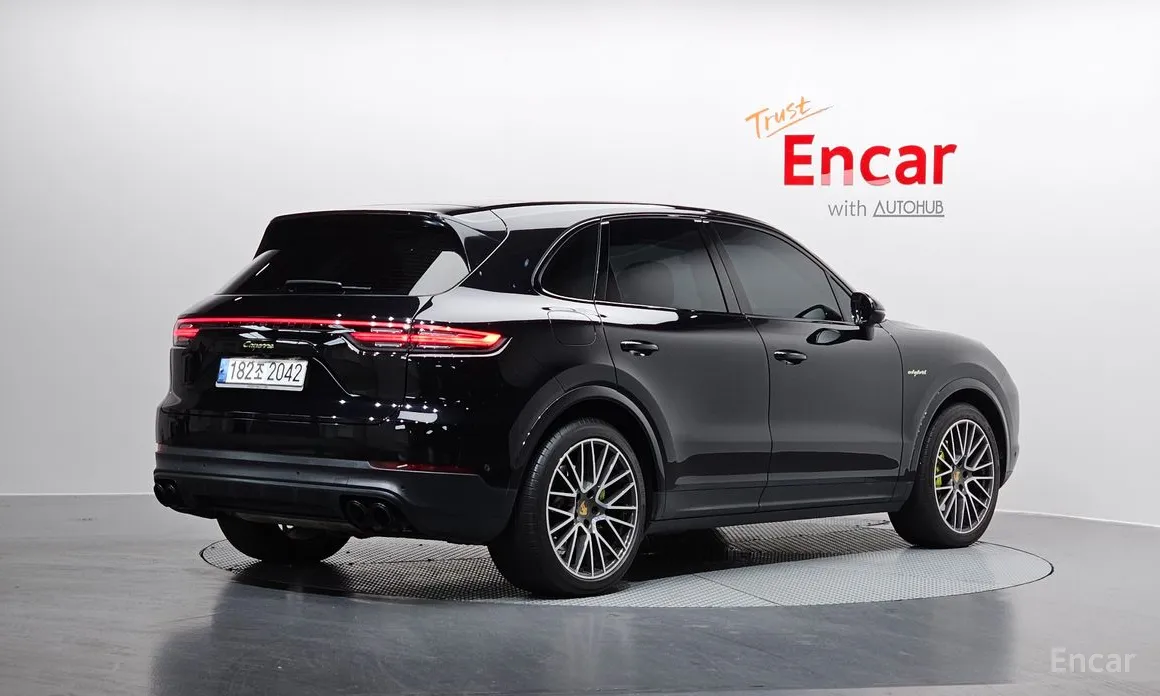 Фото 2 - Porsche Cayenne