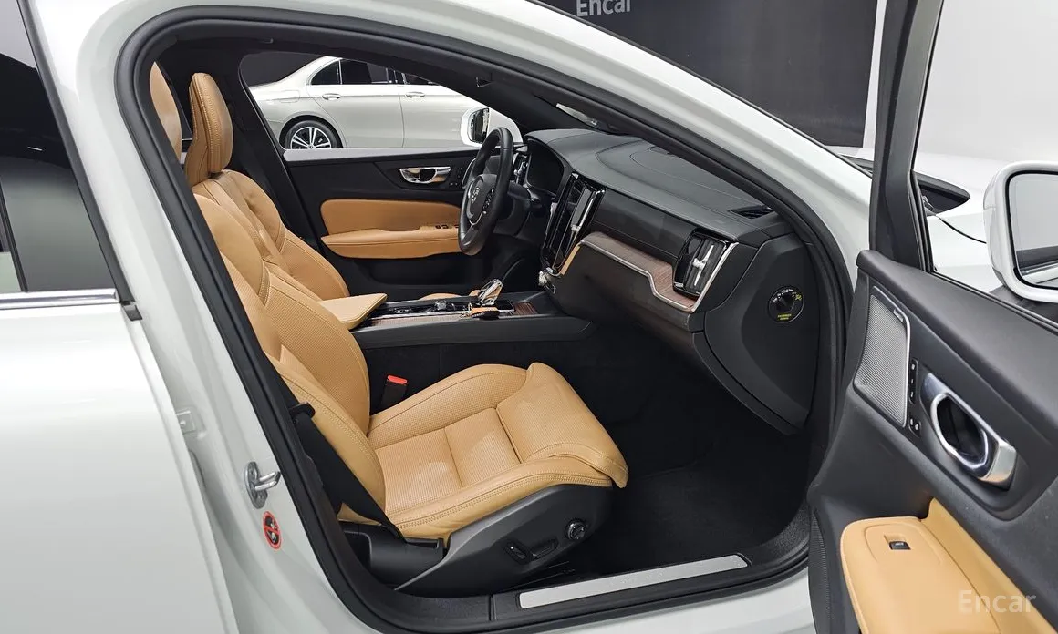 Фото 10 - Volvo S60