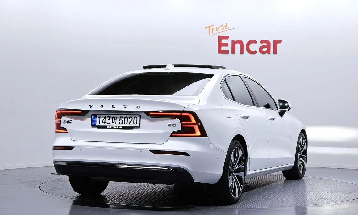 Фото 2 - Volvo S60