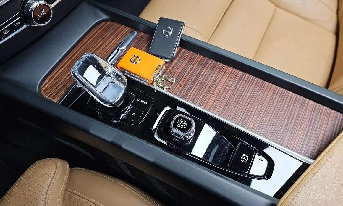 Фото 9 - Volvo S60