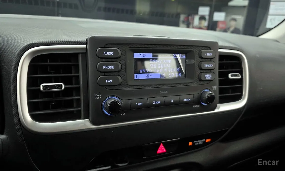 Фото 14 - Hyundai Venue