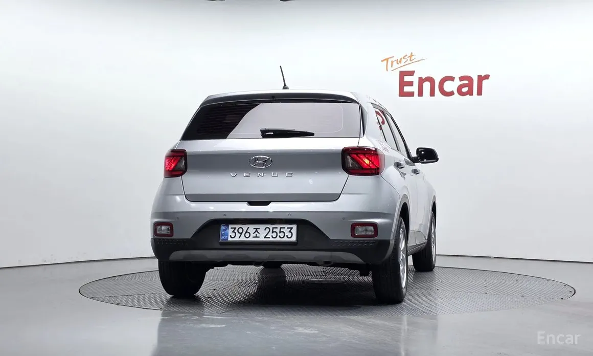 Фото 4 - Hyundai Venue