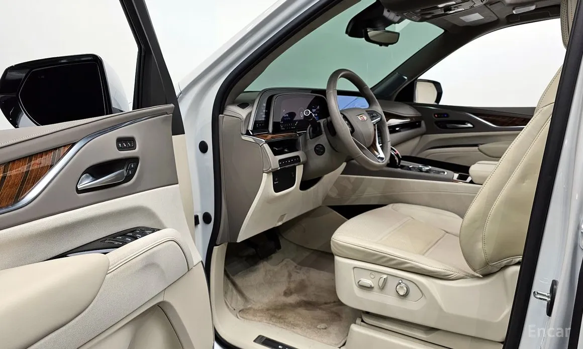 Фото 13 - Cadillac Escalade