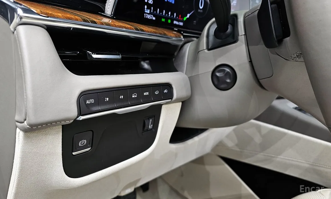 Фото 14 - Cadillac Escalade