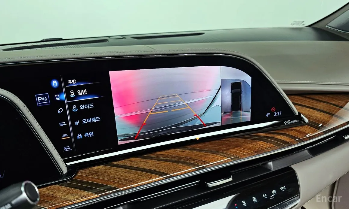 Фото 17 - Cadillac Escalade