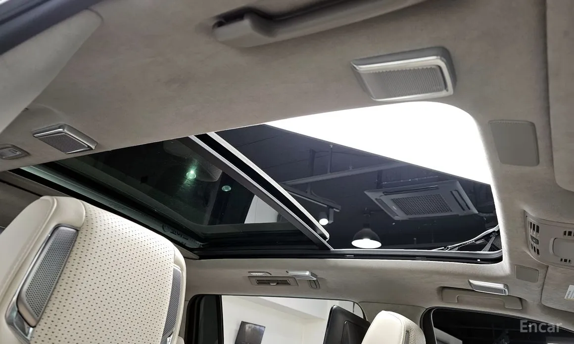 Фото 18 - Cadillac Escalade